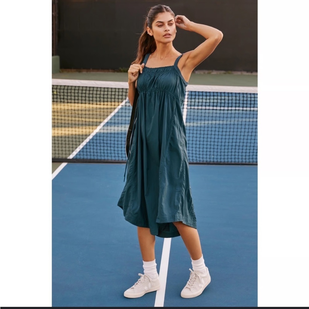 Daily Practice by Anthropologie Keeseville Sleeveless Smocked midi Dress medium